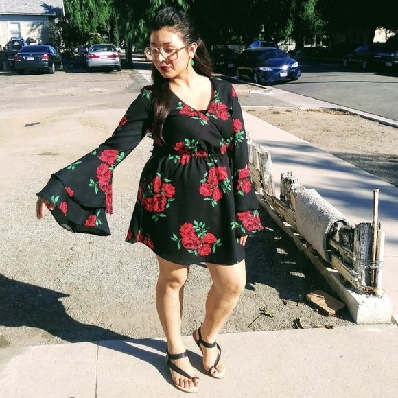 Beautiful Rose Print Dress - Picture 9 of 10